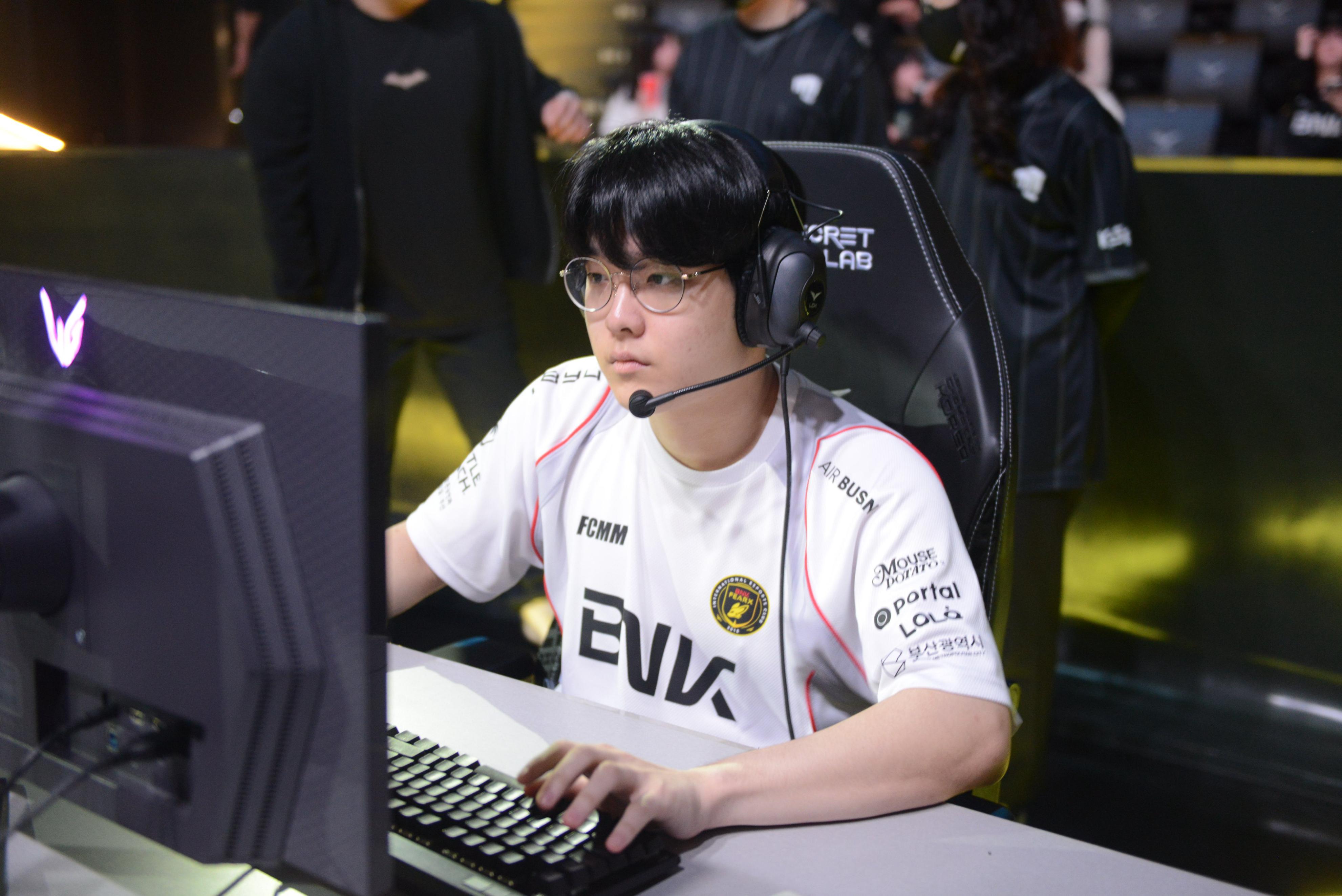 C9血洗V5,Peanut操刀奇招英雄翻盘顶尖较量小组赛,锁定晋级资格 C9血洗V5,Peanut操刀奇招英雄翻盘顶尖较量小组赛,锁定晋级资格