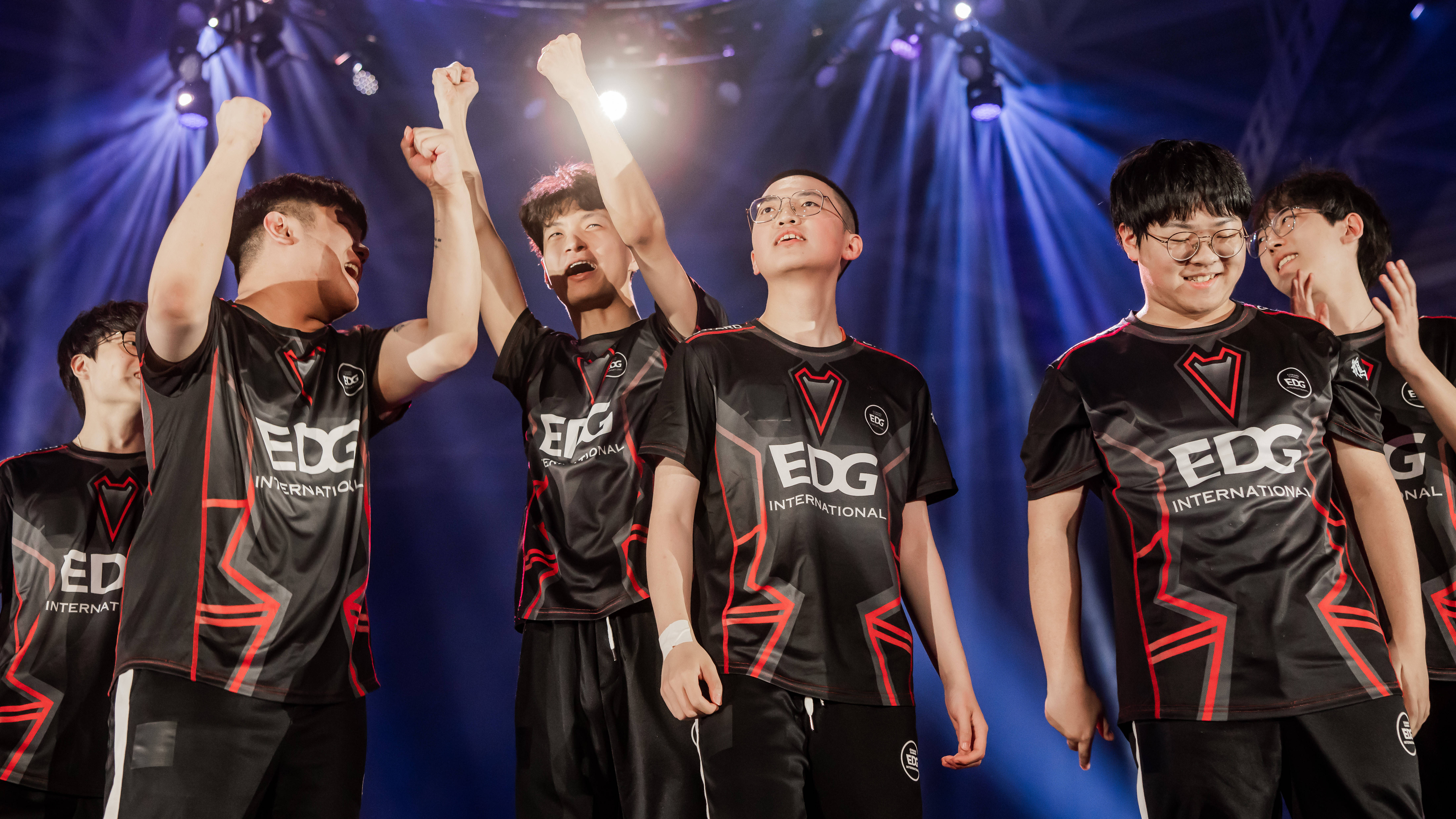 V5碾压100T,Kanavi打出惊人五杀强强对话小组赛,留下经典瞬间的简单介绍 V5碾压100T,Kanavi打出惊人五杀强强对话小组赛,留下经典瞬间的简单介绍