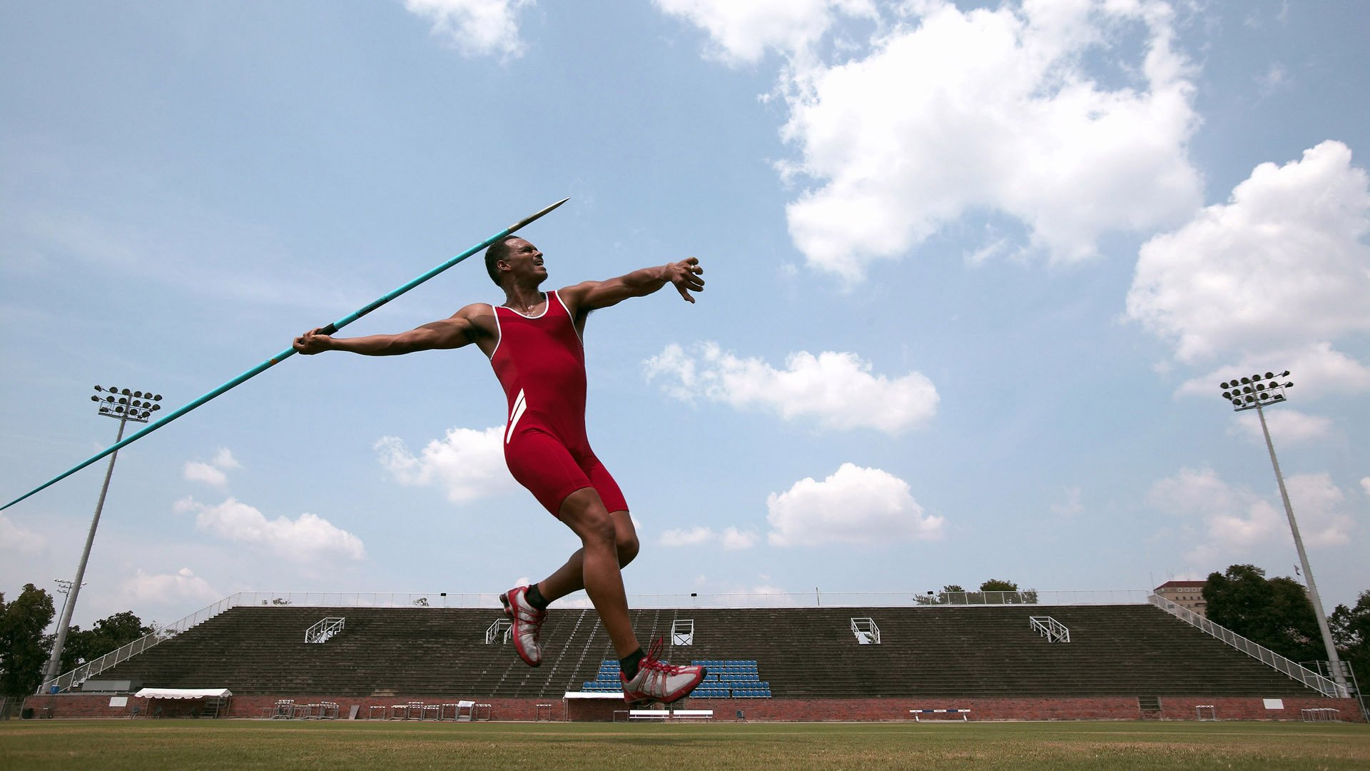 英超争冠烽火再燃，荷兰双子星火力全开，战术压制成就经典战役