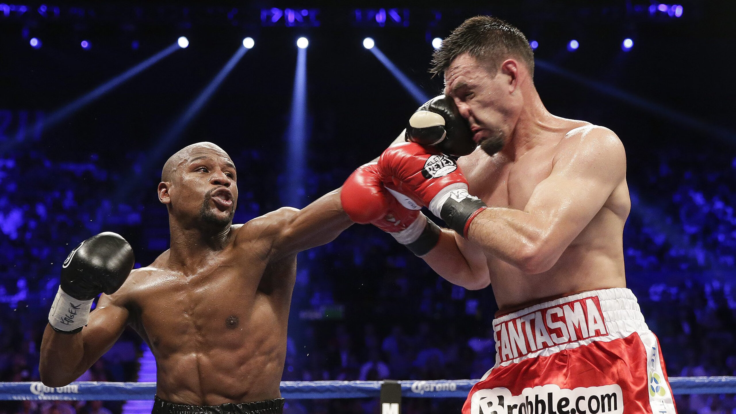 生死战绝境逢生！那个被嘘了60分钟的男人，用一脚世界波让整个巴拉圭陷入疯狂