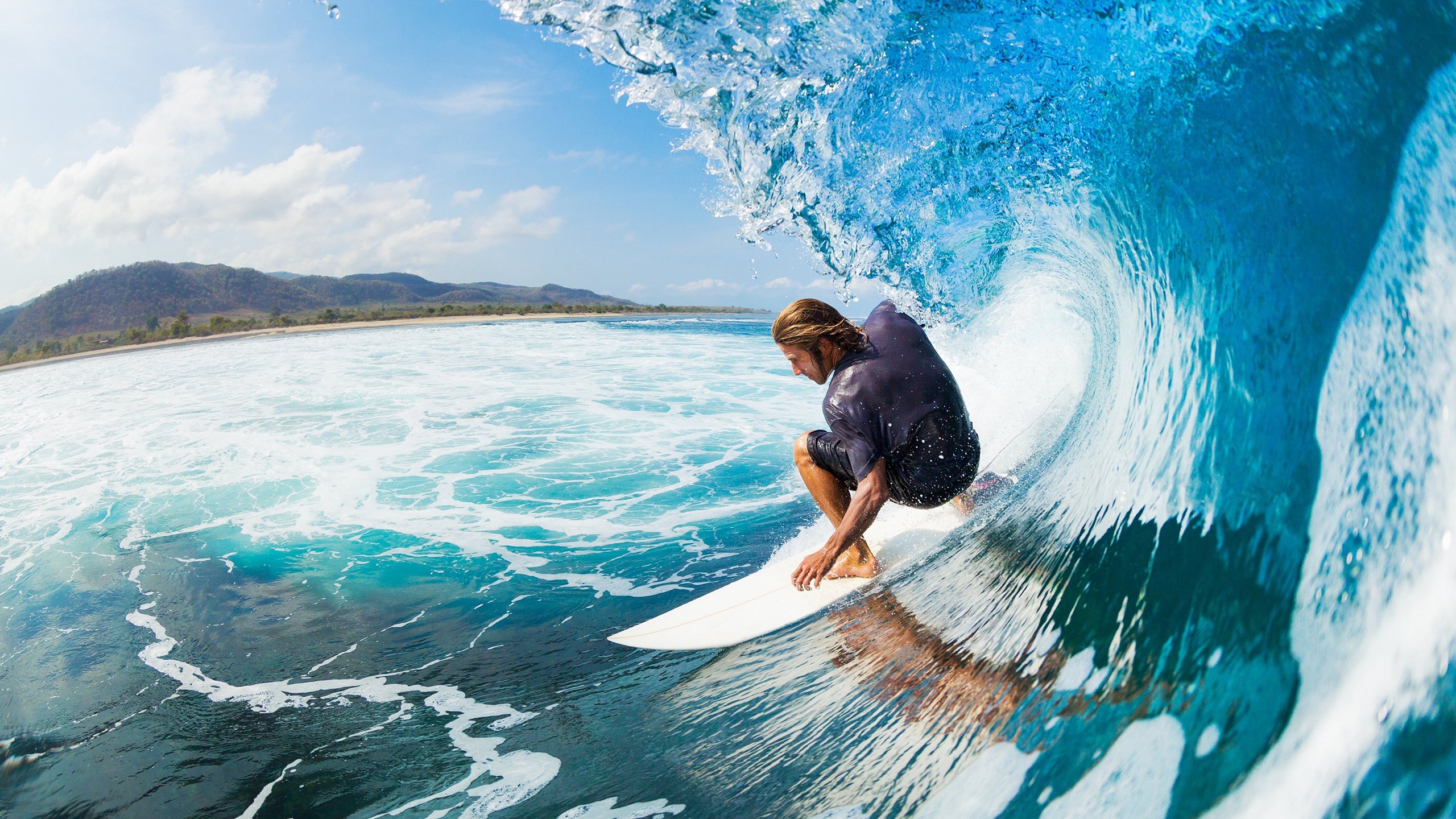当爱德华兹那一记反手上篮在空中划出彩虹般的弧线,整座球馆瞬间沸腾了。这不仅仅是两分,这是击碎浙江最后反扑希望的宣言