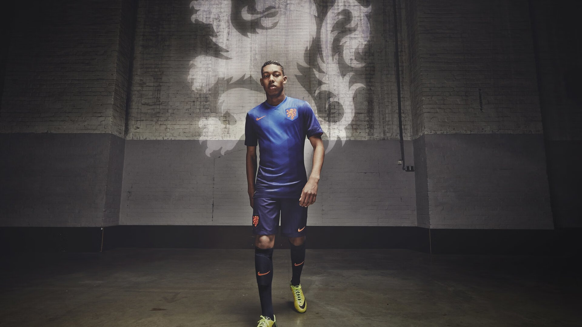 范弗利特单骑救主狂轰37分，尼克斯窒息防守锁死独行侠双星