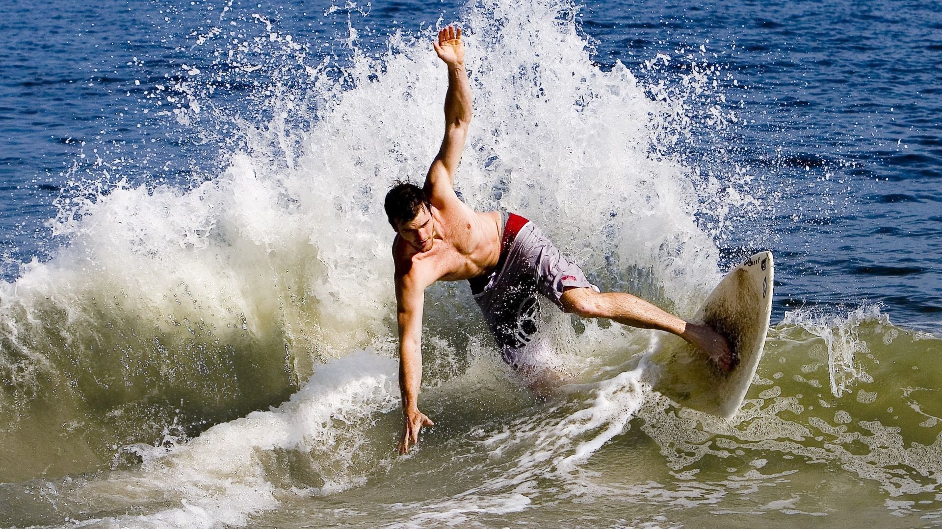 欧冠决赛魔幻现实，广东宏远vs休斯顿火箭，一场关于规则与热血的对话