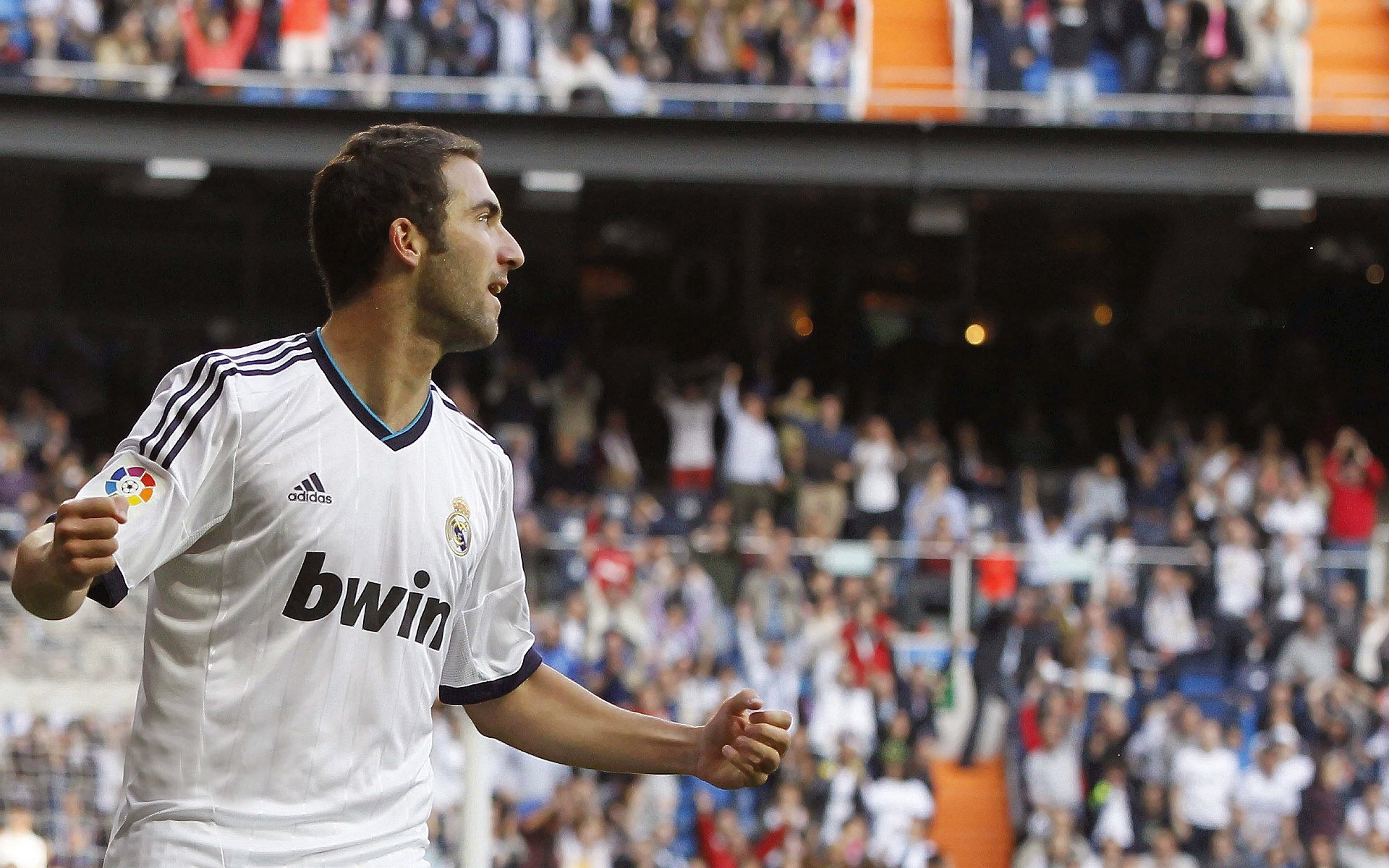 非洲雄狮撕碎高卢鸡!2026世界杯最大冷门,几内亚悍将巴雷拉一战封神