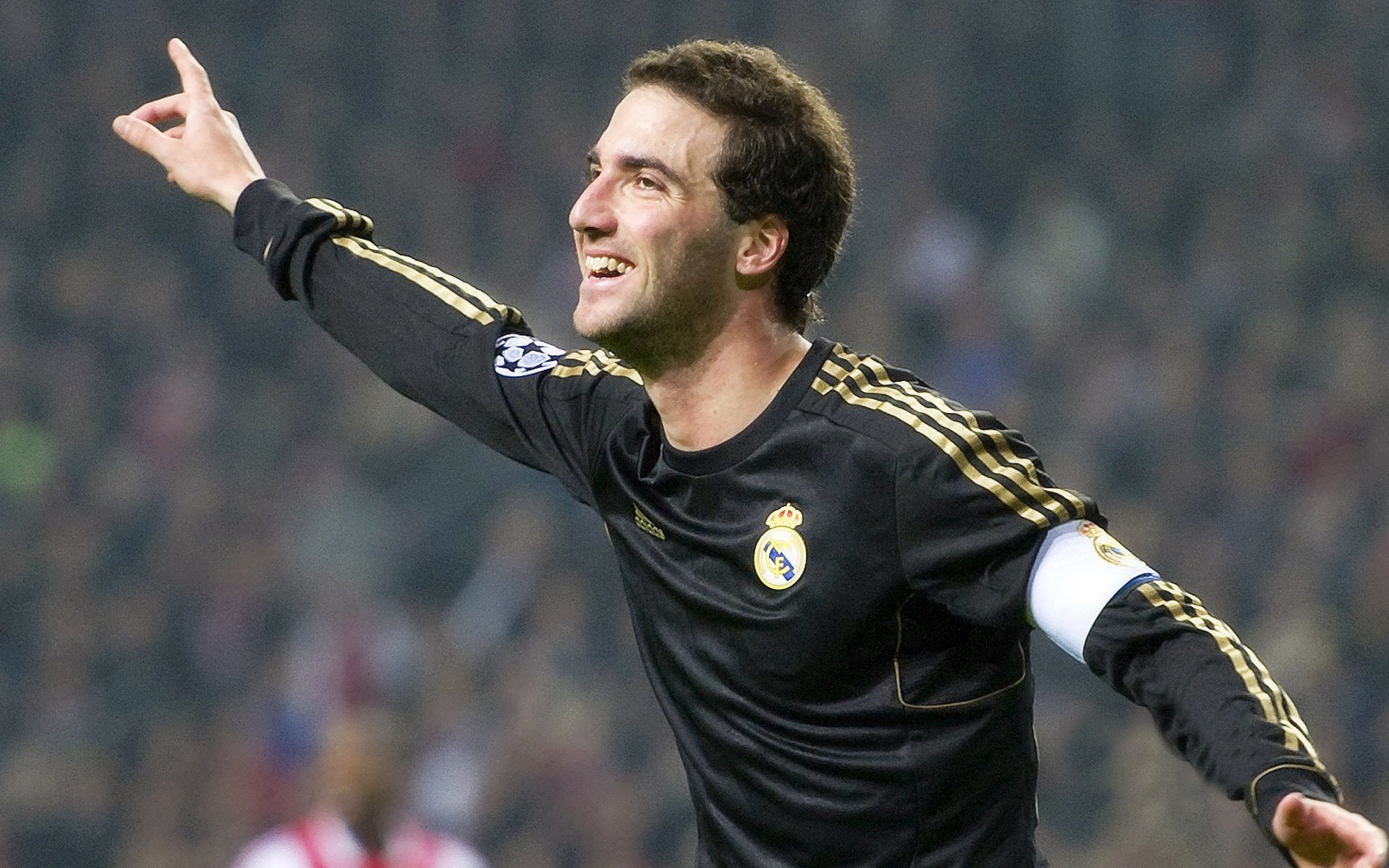 军刀出鞘,关键先生定乾坤,利物浦争冠战击退皇家社会,劳塔罗关键战绝不手软