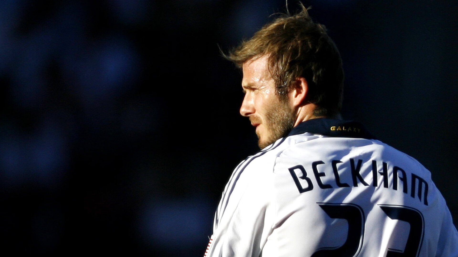 埃及屠龙记，世界冠军轰然倒地，巴斯托尼一己之力改写足球版图